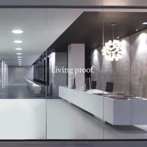 Living Proof Logo Ikkunatarra 200mm x 38mm